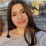 Hola soy Lucía, soy estudiante de universidad y doy clases de inglés a niños de primaria, tengo disponibilidad horaria